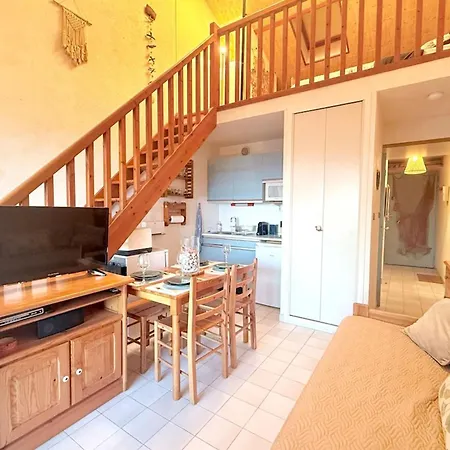 La Voile Bleue - 130 Metres From The Apartment Hyeres